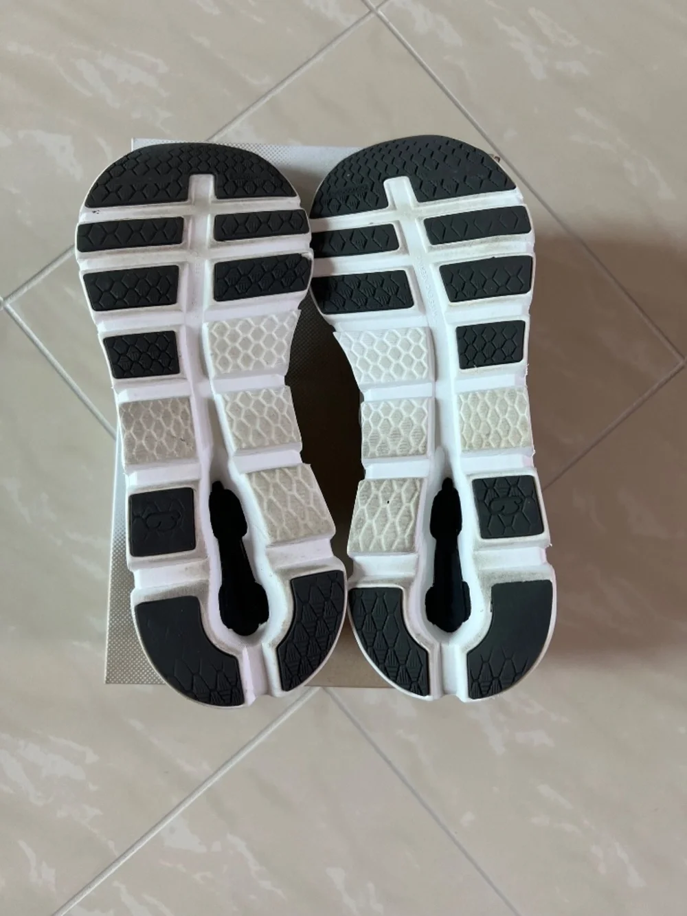 0040 ON Cloudrunner Men's Undyed-White / Flame US 13